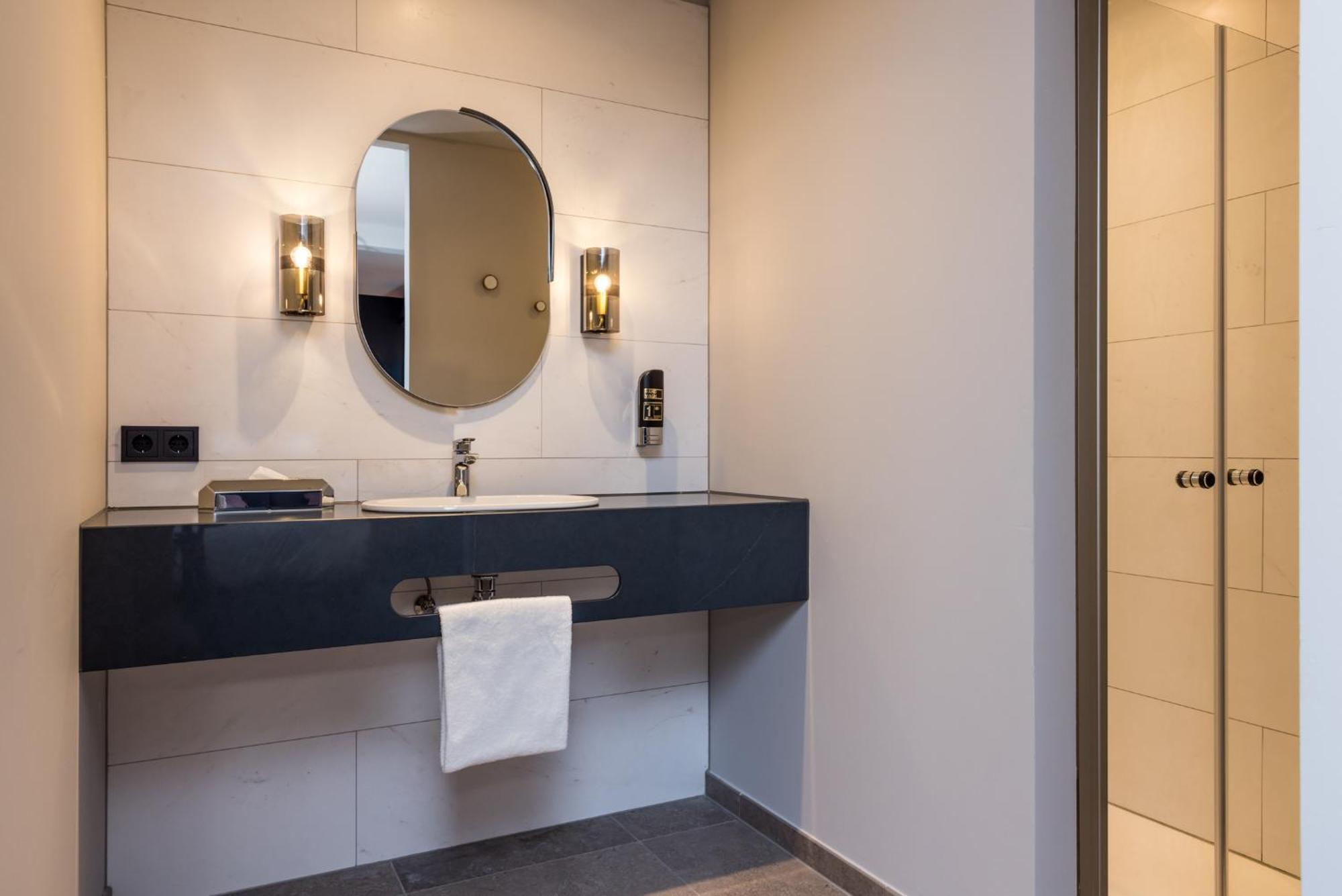 Merici Hotel Sittard Ngoại thất bức ảnh